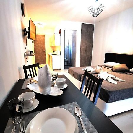 Eleana Apartments アヤナパ エクステリア 写真