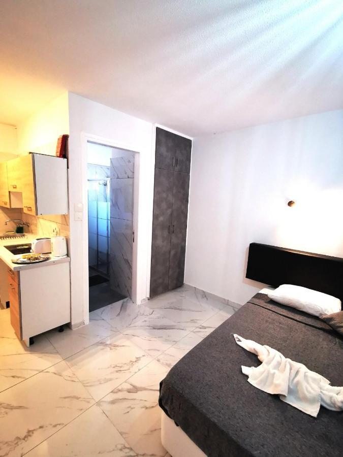 Eleana Apartments アヤナパ エクステリア 写真