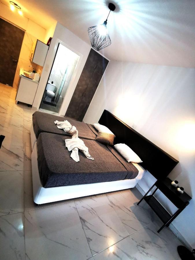Eleana Apartments アヤナパ エクステリア 写真